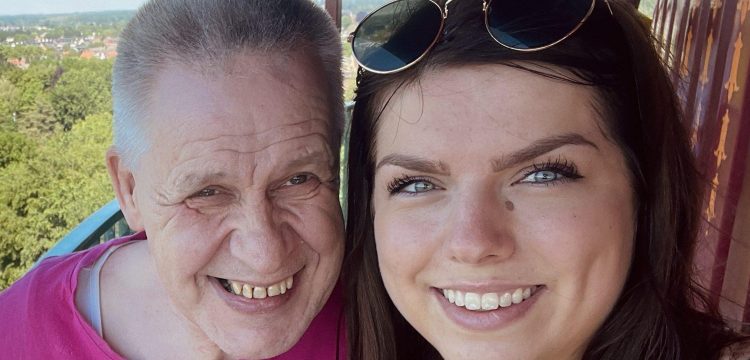 Romy is vrijwilliger van Wim: "Hij mag mij altijd bellen"